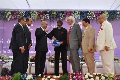 Amitabh Bachchan Launch Mobile Diabetes Van by Seven Hill Hospital