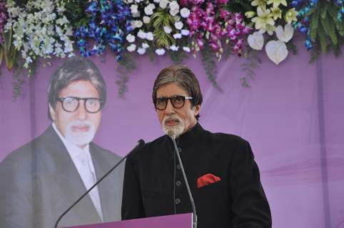 Amitabh Bachchan Launch Mobile Diabetes Van by Seven Hill Hospital