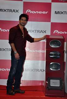 Shahid Kapoor unveiled the Pioneer India's 2013 entertainment products