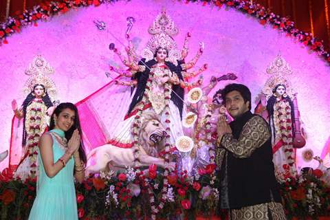 Kajol visits North Bombay's Sarbojanin Durga Puja