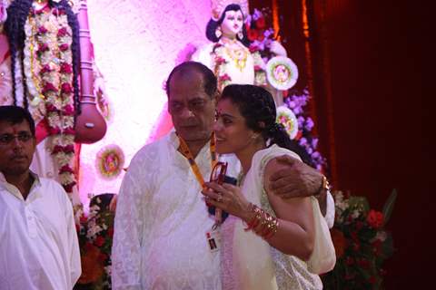 Kajol visits North Bombay's Sarbojanin Durga Puja