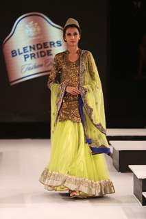 Sushmita Sen, Bipasha Basu, Malaika Arora Khan walk the ramp at Blenders Pride Fashion Tour 2012 on Saturday, Oct 20 2012.