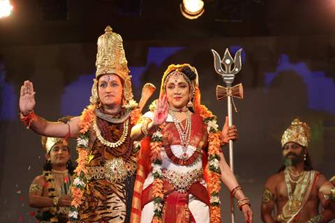 Hema Malini performs dance at North Bombay Sarbojanin Durga Puja Pandal at Hotel Tulip Star in Mumbai