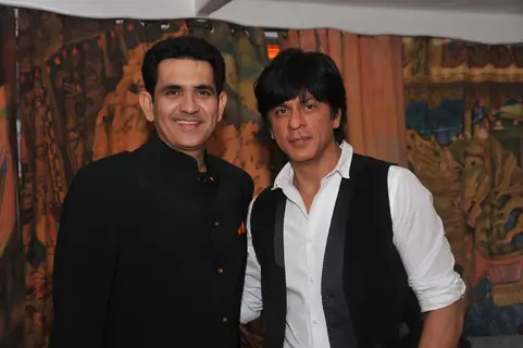 Art in forms other than on canvas has a new destination. Bioscopewalli   The Visual Art delight by Vanita Omung Kumar opened its doors today at a colorful ceremony by Shahrukh Khan  at Fun Republic, Andheri in Mumbai on Nov. 1, 2012. (Photo: ...