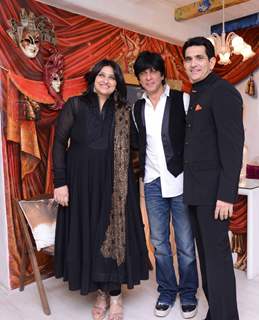 Art in forms other than on canvas has a new destination. Bioscopewalli   The Visual Art delight by Vanita Omung Kumar opened its doors today at a colorful ceremony by Shahrukh Khan  at Fun Republic, Andheri in Mumbai on Nov. 1, 2012. (Photo: ...