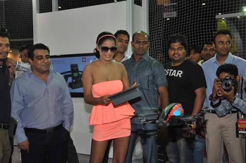 Poonam Pandey at Stuff Gadjet show to promote Flippertech