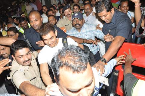 Aamir Khan arrives from Hajj