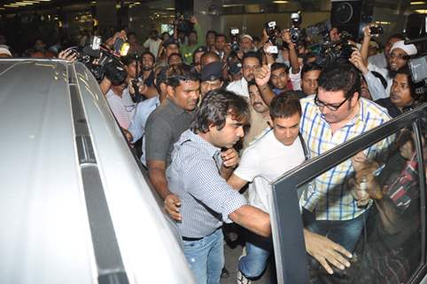 Aamir Khan arrives from Hajj