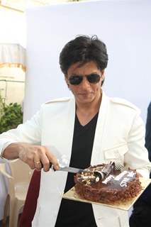 Shah Rukh Khan celebrates his 47th. Birthday with media