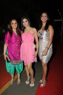 Munisha Khatwani, Shilpa Anand and Manasi Verma at ITA Awards 2012