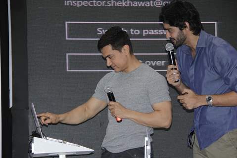 Aamir Khan and Gaurav Kapoor promotes film Talaash with Microsoft Windows 8