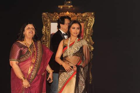 Rani Mukherjee with mother Krishna Mukherjee at Red Carpet for premier of film Jab Tak Hai Jaan