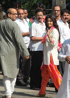 Juhi Chawla visit 'Matoshree' to see ailing Bal Saheb Thackeray