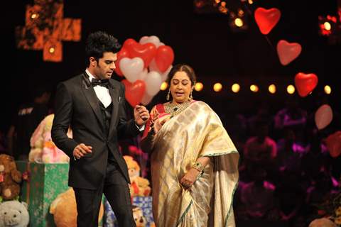Manish Paul and Kirron Kher on the sets of India's Got Talent