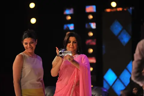 Shah Rukh, Katrina, Anushka promote Jab Tak Hai Jaan on the show India's Got Talent