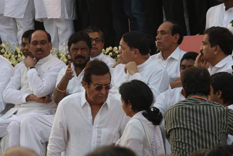 Vinod Khanna at Funeral of Shiv Sena Supremo Balasaheb Thackeray