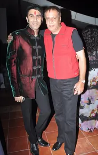 Sandip Soparrkar throws a Surprise Birthday Bash for Jesse Randhawa