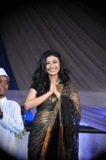 Ragini Khanna Walks For ‘Global Peace Initiative’