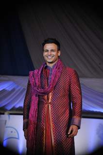 Vivek Oberoi Walks For ‘Global Peace Initiative’