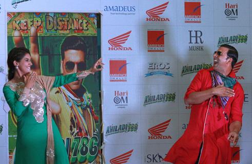 Akshay Kumar and Asin at a promotional event of  their  film ''Khiladi 786''