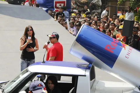 Imran Khan flags off the India’s first RedBull Soapbox Race 2012 in Mumbai