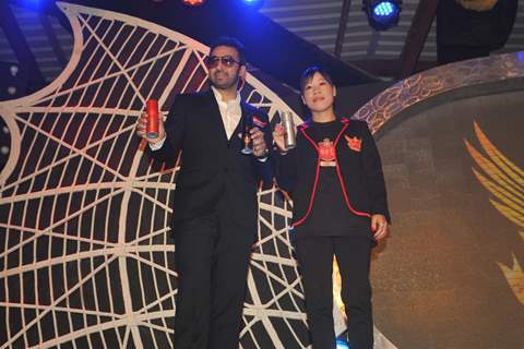 Mary Kom & Raj Kundra launch SFL deo