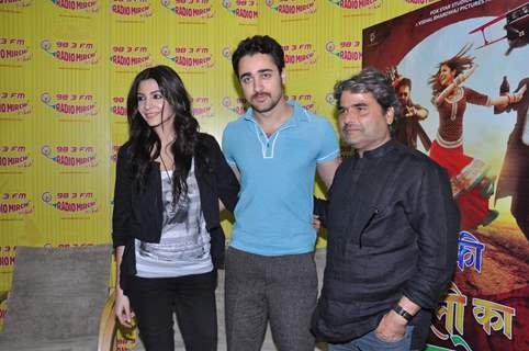 Matru ki Bijlee ka Mandola' Mirchi Music Premiere at Radio Mirchi studio