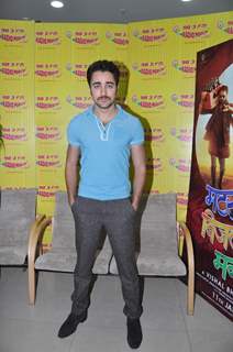 Matru ki Bijlee ka Mandola' Mirchi Music Premiere at Radio Mirchi studio