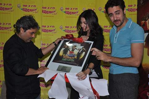 Matru ki Bijlee ka Mandola' Mirchi Music Premiere at Radio Mirchi studio