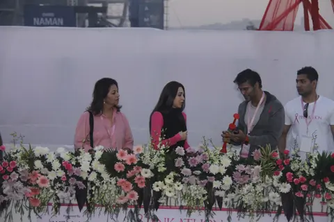 (L to R) Devika Bhojwani, bollywood actors Karisma Kapoor and Milind Soman at the first edition of Pinkathon International 10k women's run for breast cancer awareness at Bandra Kurla Complex in Mumbai.