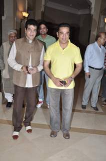 Bollywood actors Jeetendra and Kamal Haasan at the film Vishwaroop press meet at Hotel JW Marriott in Juhu, Mumbai.