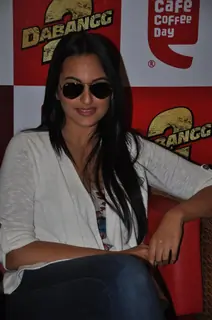 Sonakshi Sinha at CCD ties-up with Dabangg2 to organise a meet-n-greet session