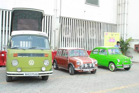 Ajay Devgan flag-off Mulund Vintage car rally