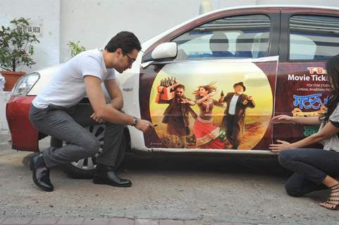 Imran Khan and Anushka Sharma during the promotion of film Matru Ki Bijlee Ka Mandola