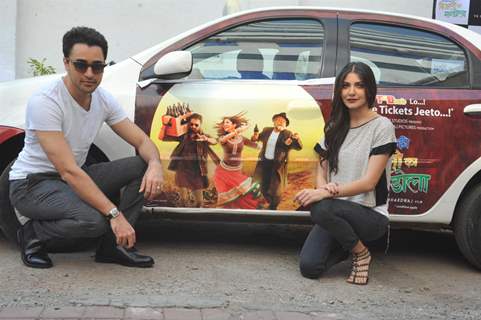 Imran Khan and Anushka Sharma during the promotion of film Matru Ki Bijlee Ka Mandola