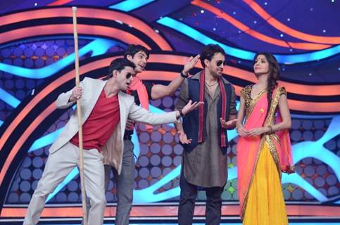 Karan Wahi and Gautam Rode with Anushka Sharma and Imran Khan on the sets of Nach Baliye 5