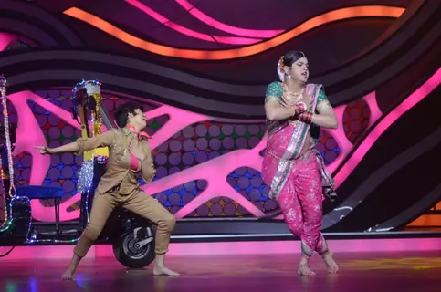 Rahul Mahajan with Dimpy Mahajan performing on the sets of Nach Baliye 5