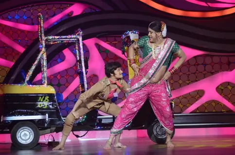 Rahul Mahajan with Dimpy Mahajan performing on the sets of Nach Baliye 5