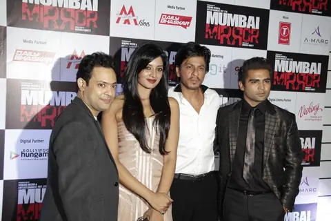 Bollywood actors Shah Rukh Khan, Sachin Joshi and Vimla Raman at film Mumbai Mirror premiere in PVR Cinemas, Juhu, Mumbai.