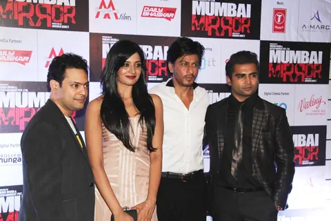 Bollywood actors Shah Rukh Khan, Sachin Joshi and Vimla Raman at film Mumbai Mirror premiere in PVR Cinemas, Juhu, Mumbai.