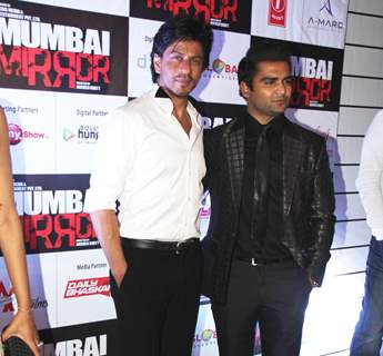 Bollywood actors Shah Rukh Khan and Sachin Joshi at film Mumbai Mirror premiere in PVR Cinemas, Juhu, Mumbai.