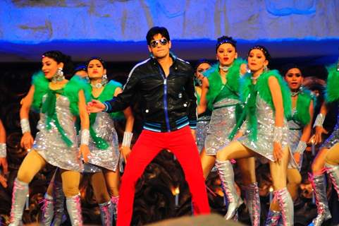 Celeb performaning at COLORS Screen Awards