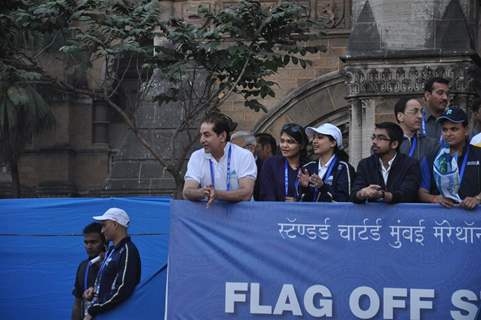 Bollywood Actors runing in 10th.anniversary Standard Charted Mumbai Marathon 2013