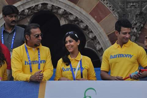 Bollywood Actors runing in 10th.anniversary Standard Charted Mumbai Marathon 2013