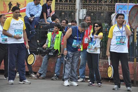 Bollywood Actors runing in 10th.anniversary Standard Charted Mumbai Marathon 2013