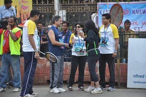 Bollywood Actors runing in 10th.anniversary Standard Charted Mumbai Marathon 2013