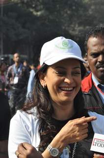 Bollywood Actors runing in 10th.anniversary Standard Charted Mumbai Marathon 2013