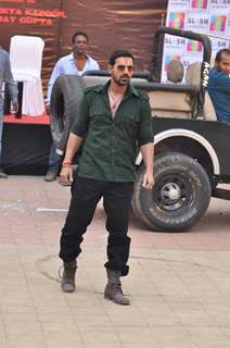 Live Shootout With The Cast of Film Shootout at Wadala