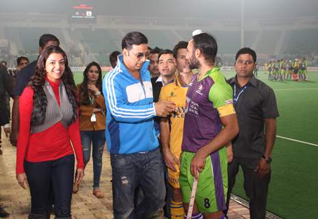 New Delhi, 29 Jan 2013 - Akshay Kumar at the match between Delhi Waveriders and Jaypee Panjab warriors at Hero Hockey India League in New Delhi. (Photo: IANS/Amlan)