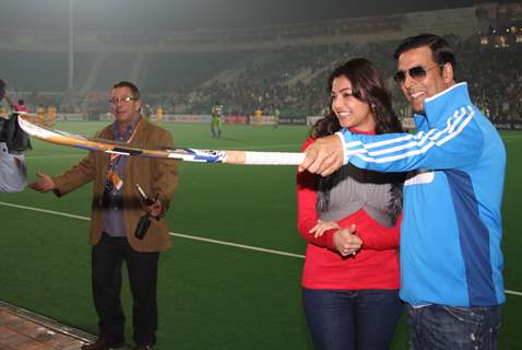 New Delhi, 29 Jan 2013 - Akshay Kumar at the match between Delhi Waveriders and Jaypee Panjab warriors at Hero Hockey India League in New Delhi. (Photo: IANS/Amlan)